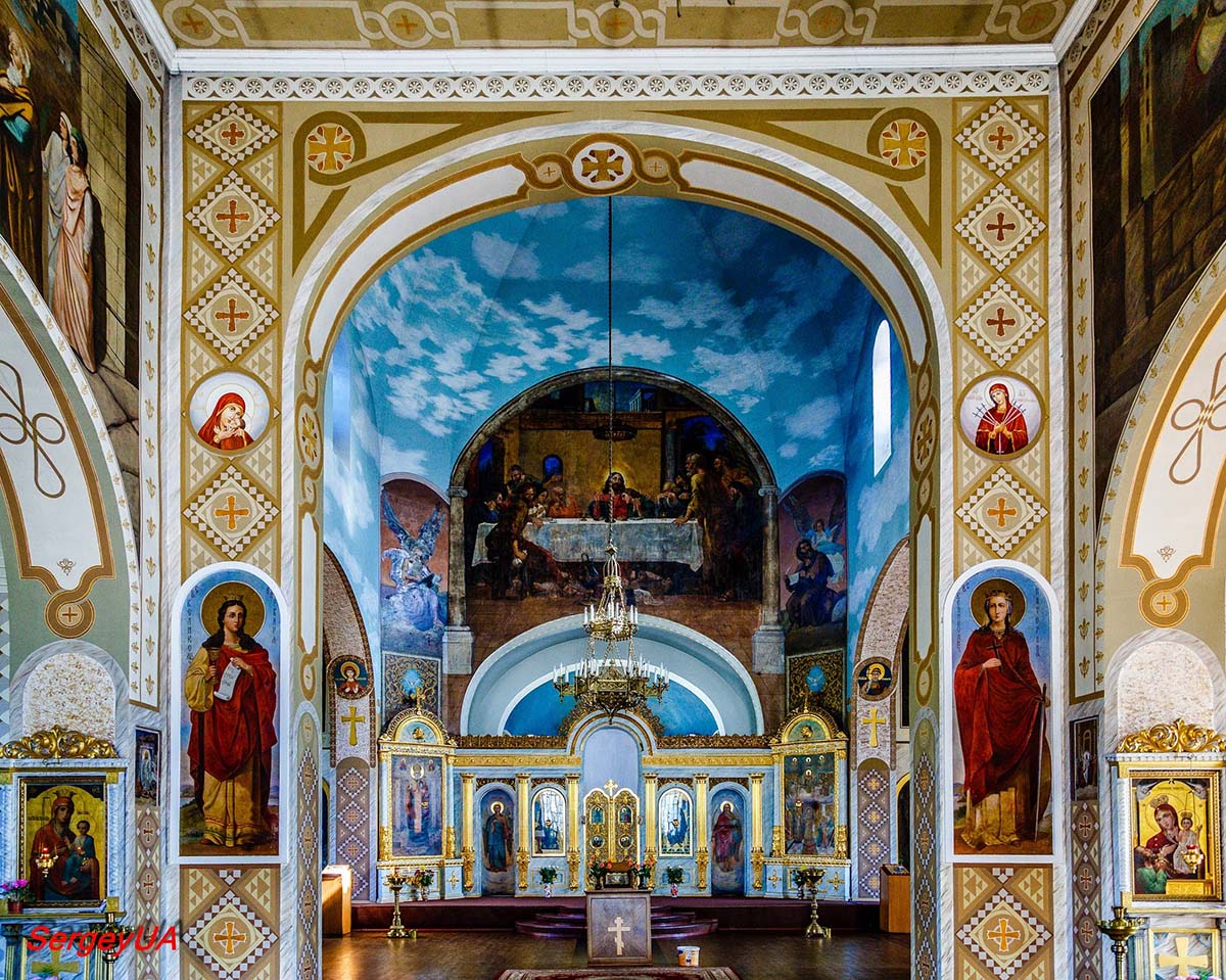 Свято-Покровский собор - внутри