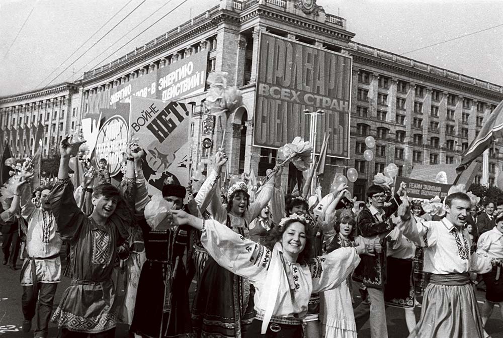 Киев-Чернобыль: парад на Крещатике 1 мая 1986 года