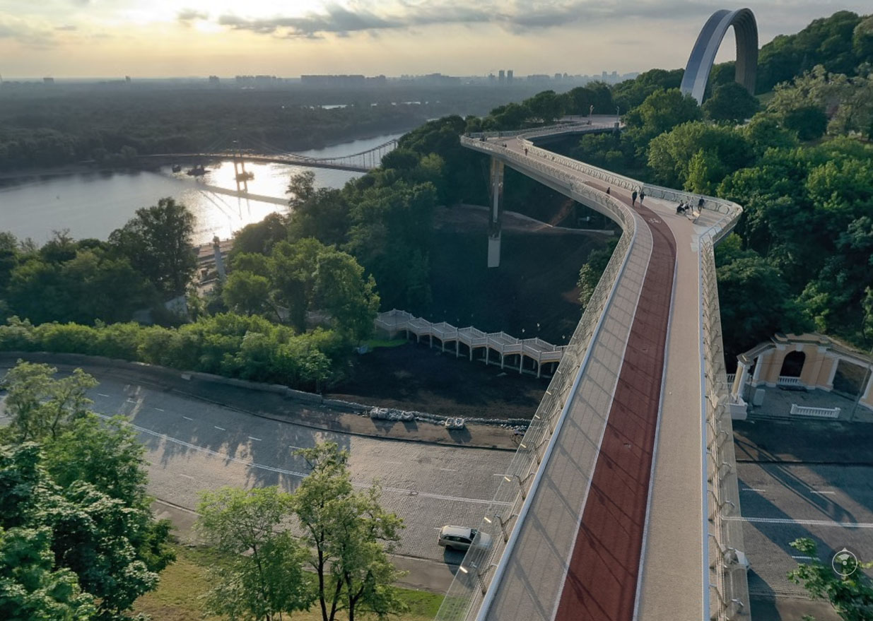 Стеклянный мост в Киеве
